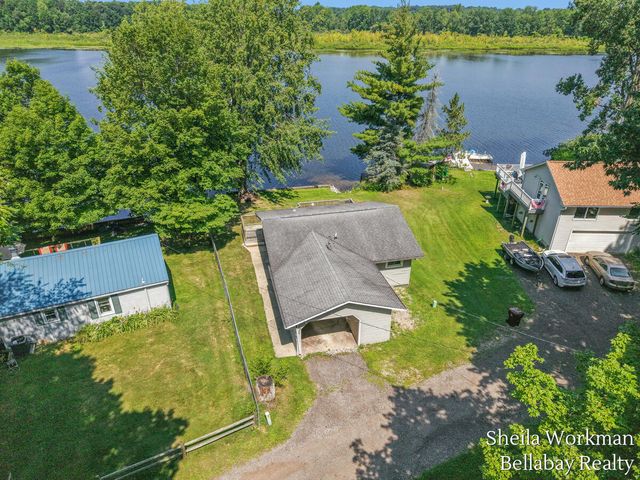 305 Clear Lake Drive, Dowling, MI 49050