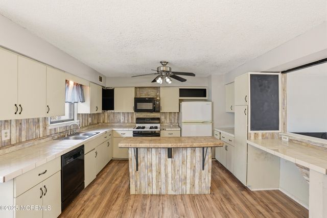 900 Cumberland Boulevard, Manchester, NJ 08759