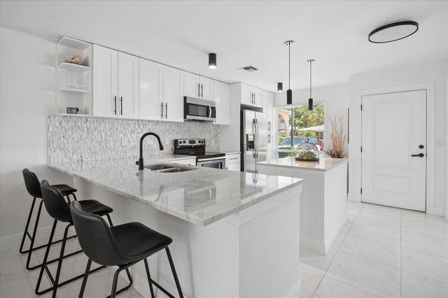 13725 Flora Place C, Delray Beach, FL 33484