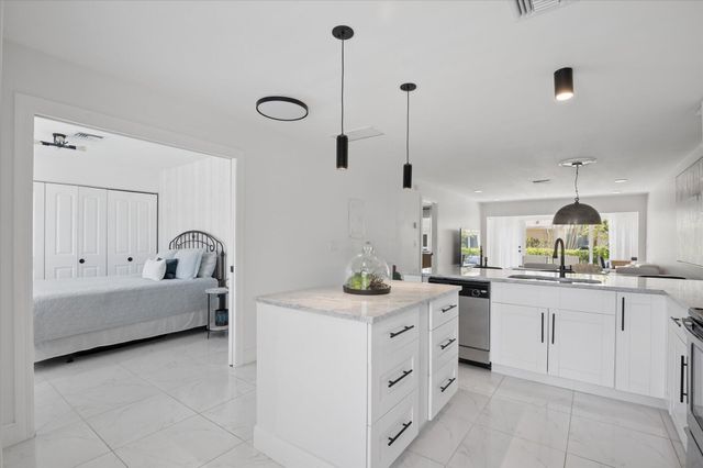 13725 Flora Place C, Delray Beach, FL 33484