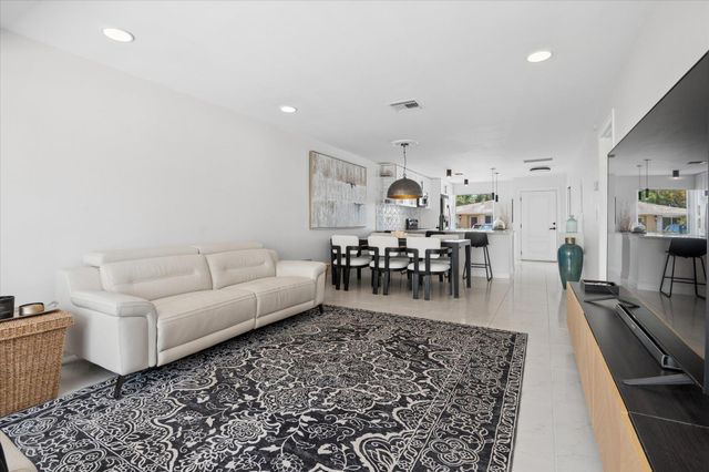 13725 Flora Place C, Delray Beach, FL 33484