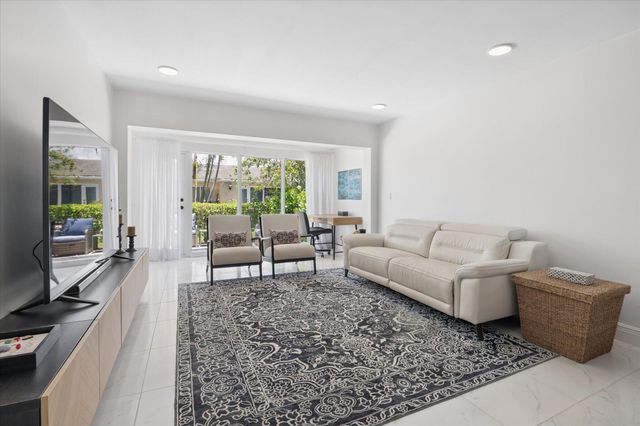 13725 Flora Place C, Delray Beach, FL 33484