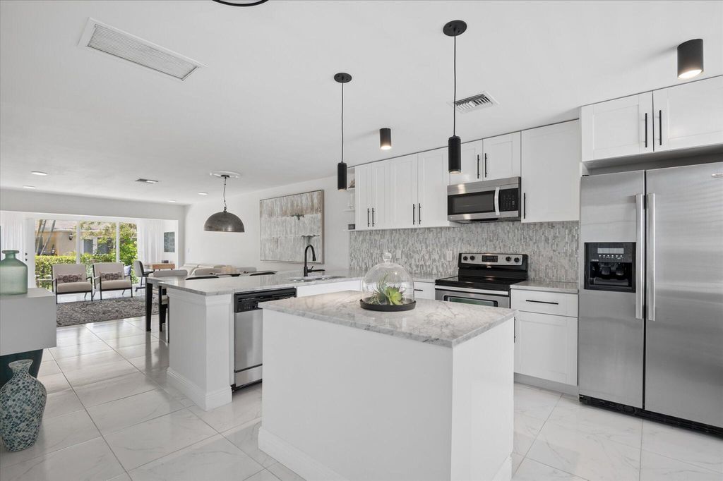 13725 Flora Place C, Delray Beach, FL 33484
