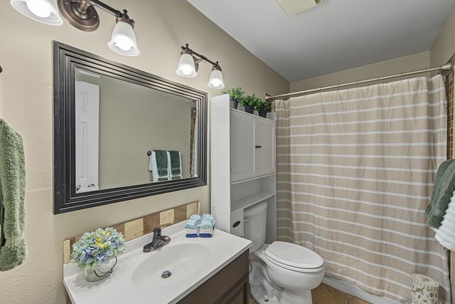 4217 Leyden Avenue, Des Moines, IA 50317