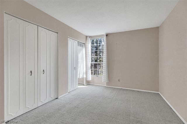 4179 Columbia Road 217, North Olmsted, OH 44070