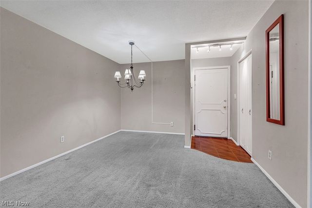 4179 Columbia Road 217, North Olmsted, OH 44070