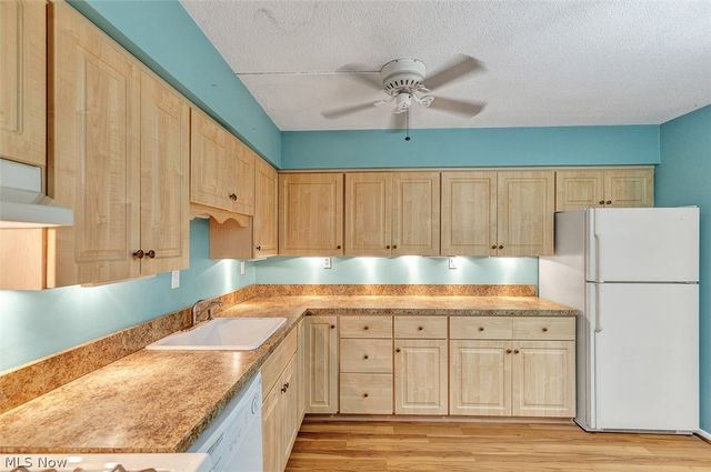 4179 Columbia Road 217, North Olmsted, OH 44070