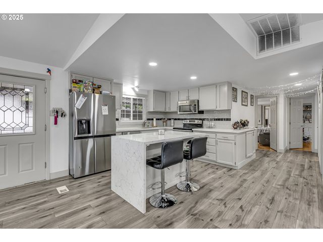 15758 Se HIGHWAY 224 120, Damascus, OR 97089