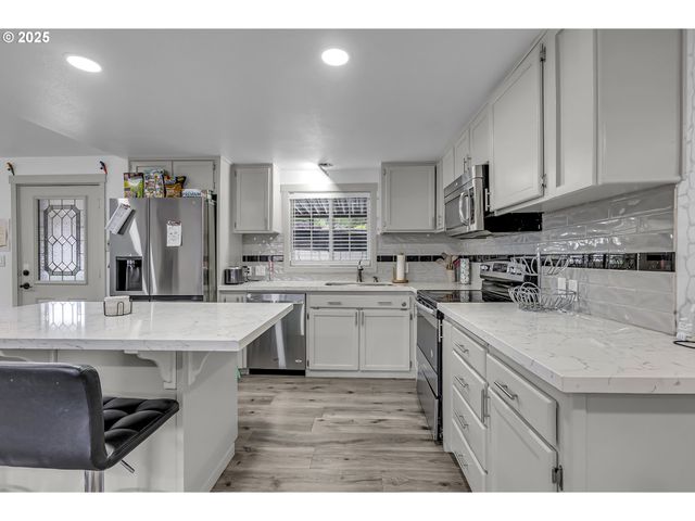 15758 Se HIGHWAY 224 120, Damascus, OR 97089