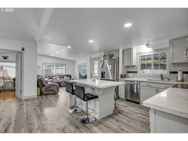 15758 Se HIGHWAY 224 120, Damascus, OR 97089