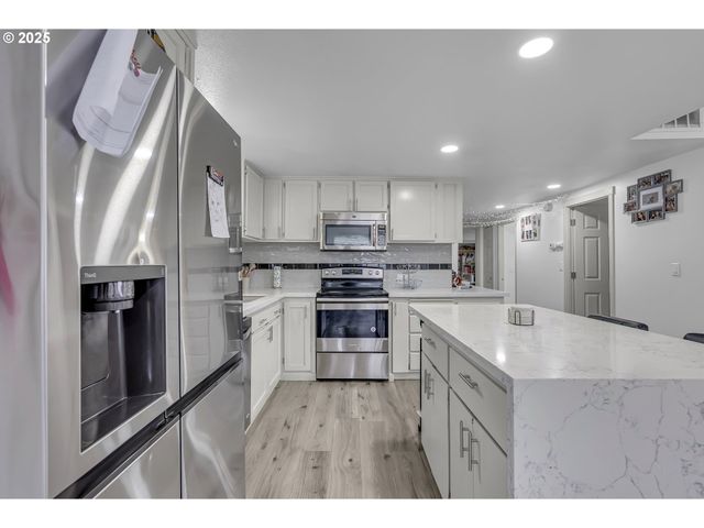 15758 Se HIGHWAY 224 120, Damascus, OR 97089
