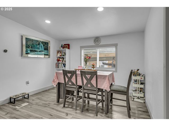 15758 Se HIGHWAY 224 120, Damascus, OR 97089