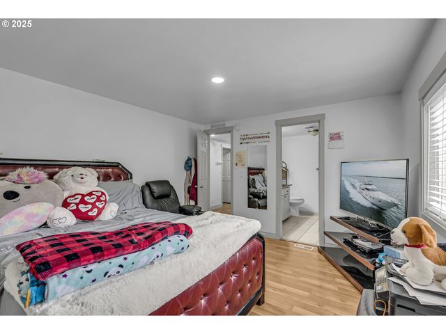 15758 Se HIGHWAY 224 120, Damascus, OR 97089