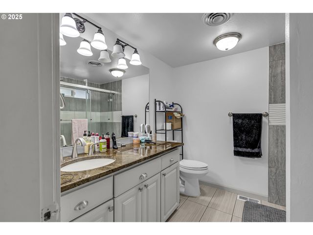 15758 Se HIGHWAY 224 120, Damascus, OR 97089