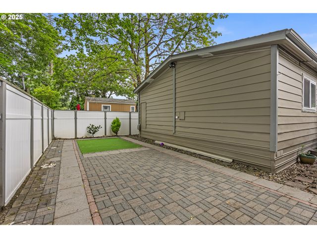 15758 Se HIGHWAY 224 120, Damascus, OR 97089