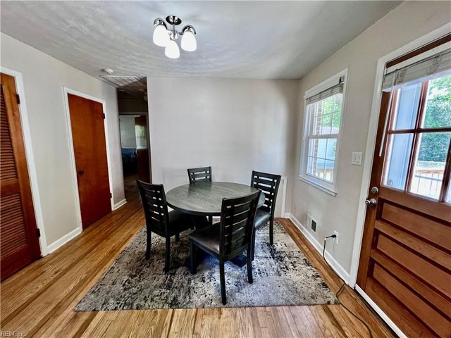 1114 Woodland Terrace DR, Chesapeake, VA 23323