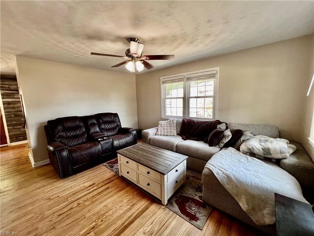 1114 Woodland Terrace DR, Chesapeake, VA 23323