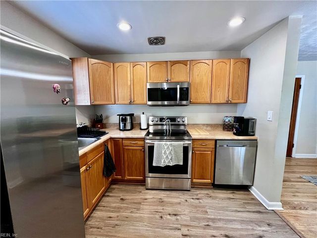 1114 Woodland Terrace DR, Chesapeake, VA 23323