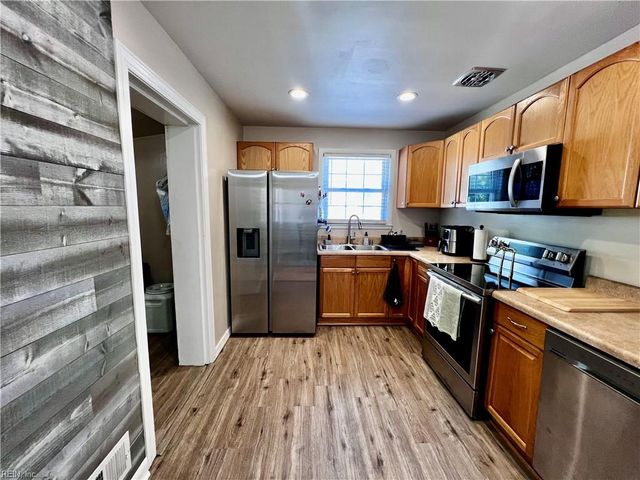 1114 Woodland Terrace DR, Chesapeake, VA 23323