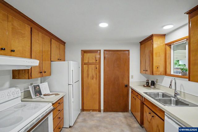 1695 NW Arthur Cir, Corvallis, OR 97330