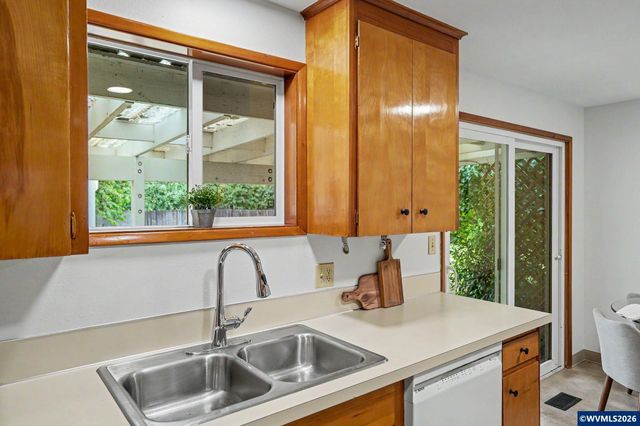 1695 NW Arthur Cir, Corvallis, OR 97330