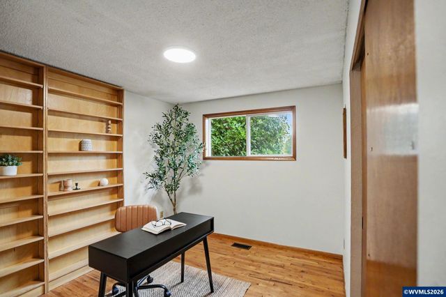 1695 NW Arthur Cir, Corvallis, OR 97330