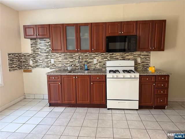 45 Ogden Street, Newark, NJ 07104