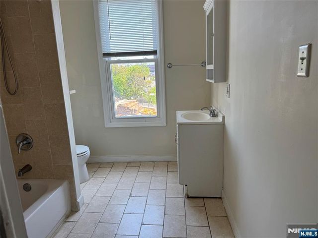 45 Ogden Street, Newark, NJ 07104