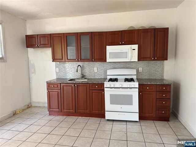 45 Ogden Street, Newark, NJ 07104