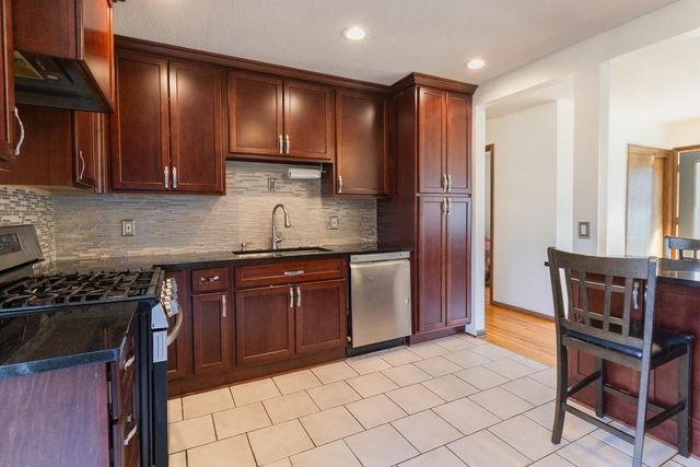 112020 Faber Lane, Chaska, MN 55318