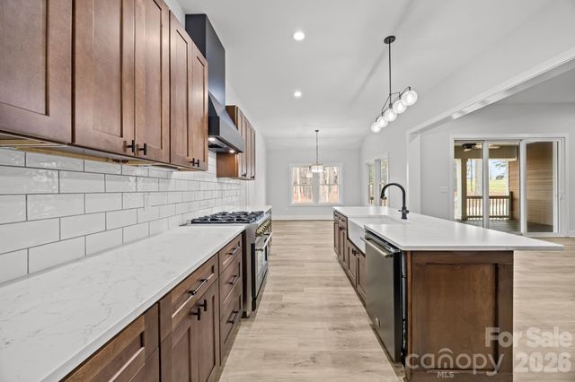 124 Taylors Garden Way, Statesville, NC 28625