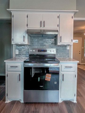 504 NW 60th St, Lawton, OK 73505