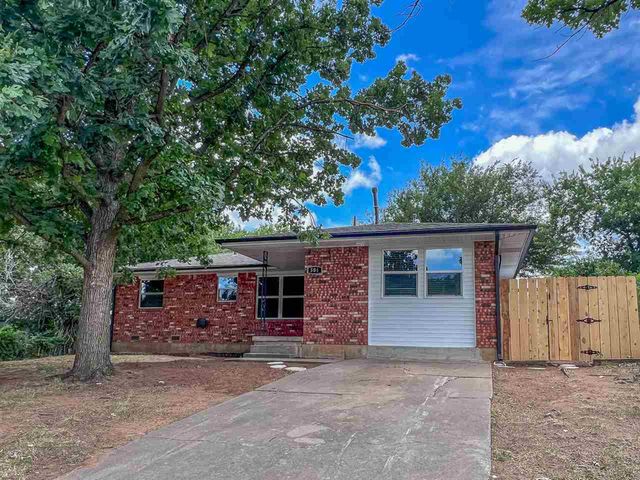 504 NW 60th St, Lawton, OK 73505