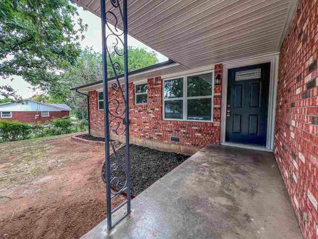 504 NW 60th St, Lawton, OK 73505