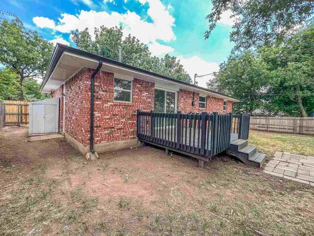 504 NW 60th St, Lawton, OK 73505
