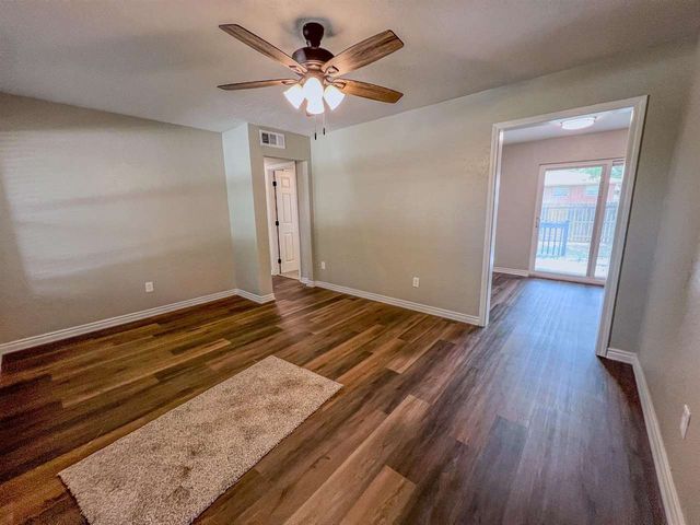504 NW 60th St, Lawton, OK 73505