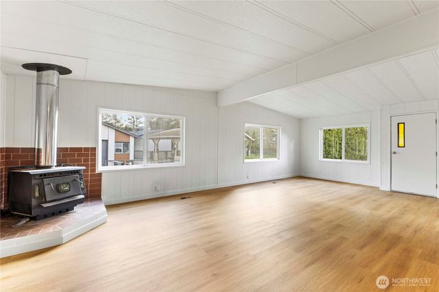 9527 Longmire Court SE, Yelm, WA 98597