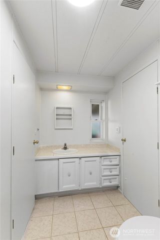 9527 Longmire Court SE, Yelm, WA 98597