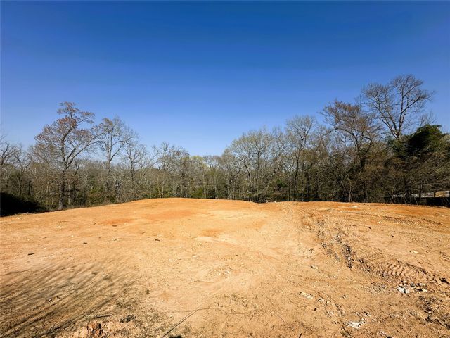 110 Elmwood Ct, Palestine, TX 75801