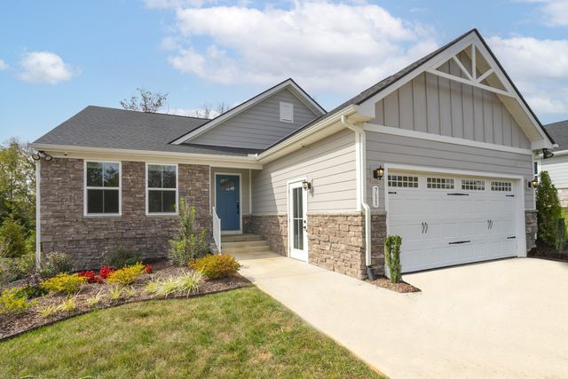 711 Cottage Dr, Columbia, TN 38401