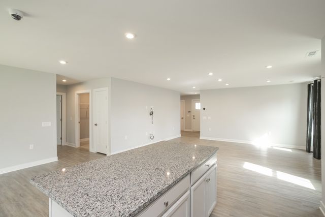 711 Cottage Dr, Columbia, TN 38401