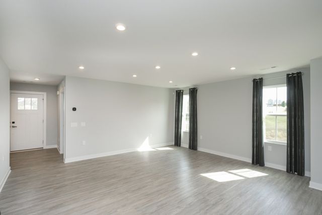 711 Cottage Dr, Columbia, TN 38401