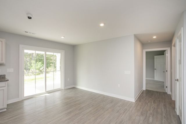 711 Cottage Dr, Columbia, TN 38401