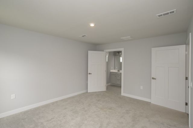 711 Cottage Dr, Columbia, TN 38401