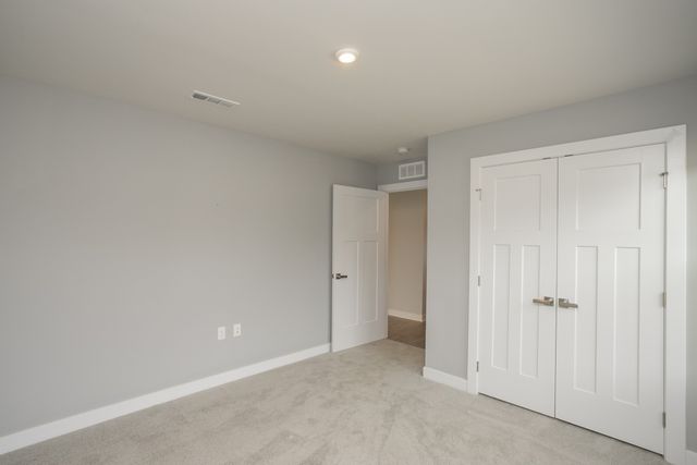 711 Cottage Dr, Columbia, TN 38401