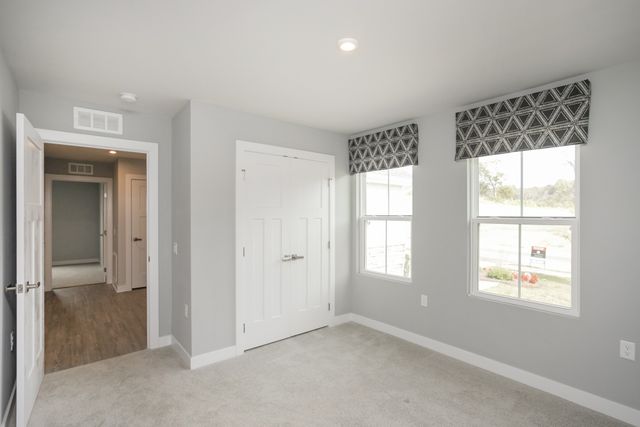 711 Cottage Dr, Columbia, TN 38401