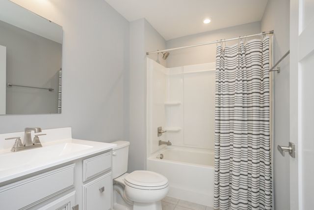 711 Cottage Dr, Columbia, TN 38401