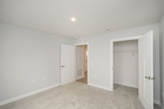 711 Cottage Dr, Columbia, TN 38401