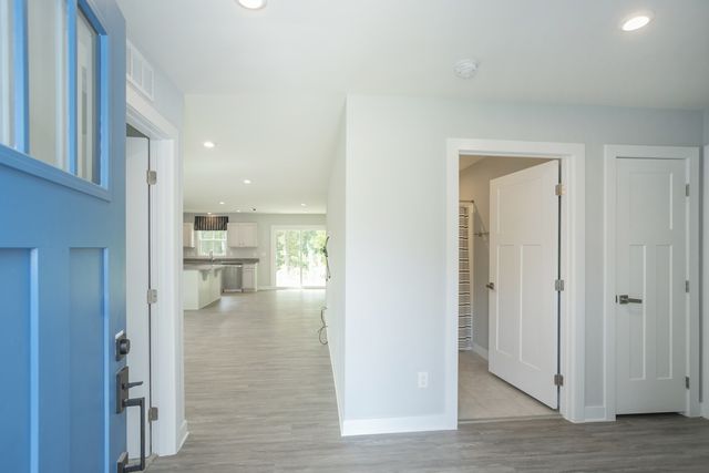 711 Cottage Dr, Columbia, TN 38401