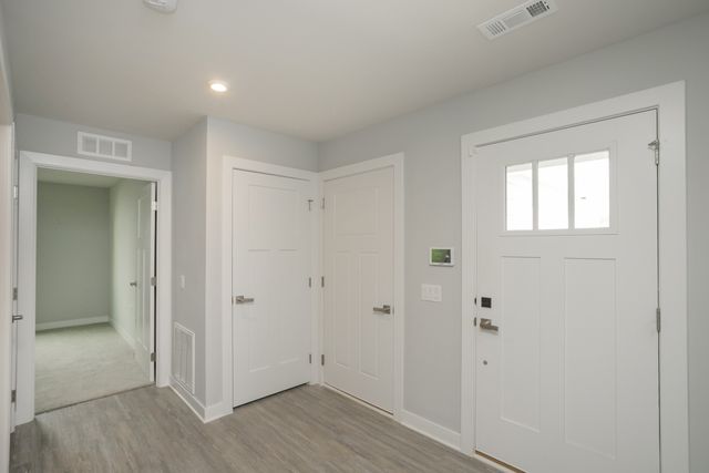 711 Cottage Dr, Columbia, TN 38401